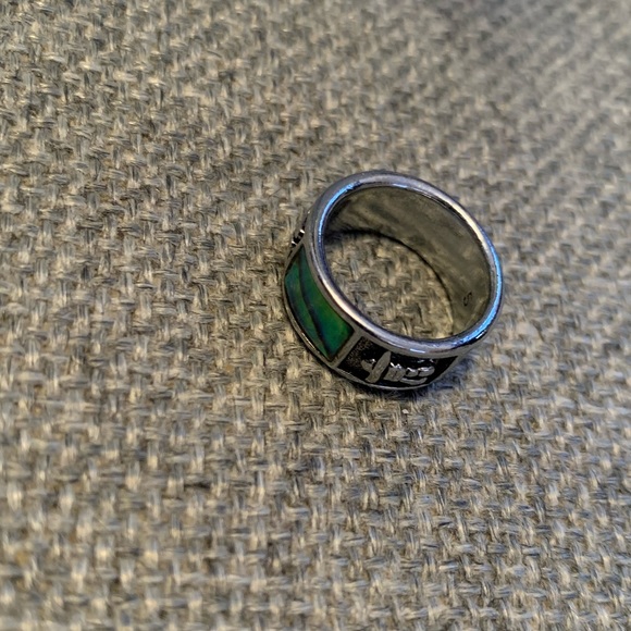 Vintage Inukshuk First Nations Jewelry Ring Abalone West Coast Piece Small - Picture 2 of 5